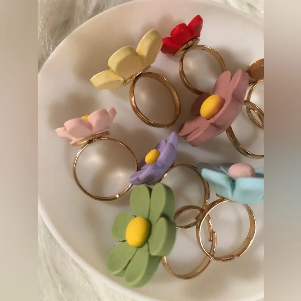 Eight floral/flower adjustable cute spring rings